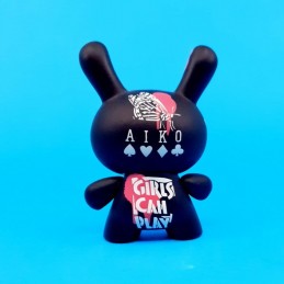 Kidrobot Dunny Lady Aiko Lady Butterfly Fatale Series No Ear Ring Figurine d'occasion (Loose)