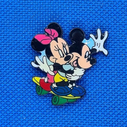 Disney Mickey & Minnie Skateboard Pin's d'occasion (Loose)