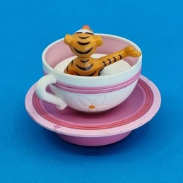 Bully Disney Winnie l'ourson - Tigrou Mad Hatter's Tea Cups Figurine d'occasion (Loose)